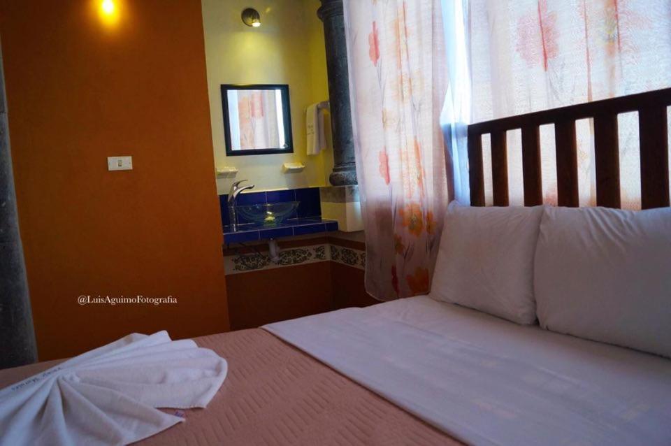Hotel Del Pasaje Morales 科米坦德多明格斯 外观 照片